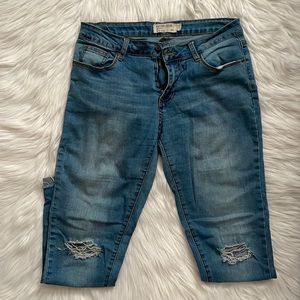 Light blue cropped skinny Jean